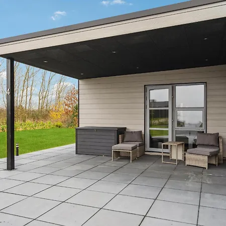 Gorgeous In With Kitchen Feriehus