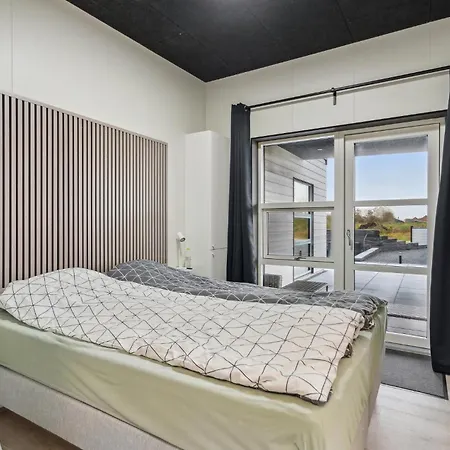 Gorgeous In With Kitchen