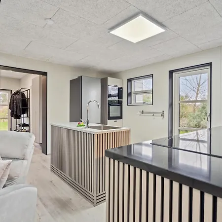 Gorgeous In With Kitchen Feriehus *