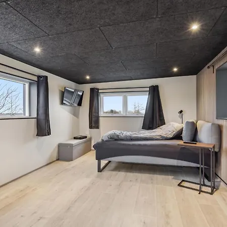 Gorgeous In With Kitchen