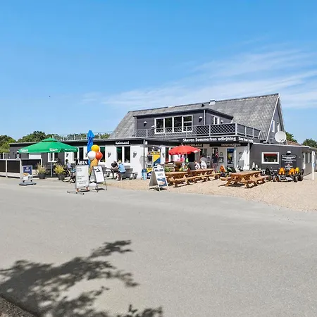 Gorgeous In With Kitchen Feriehus *