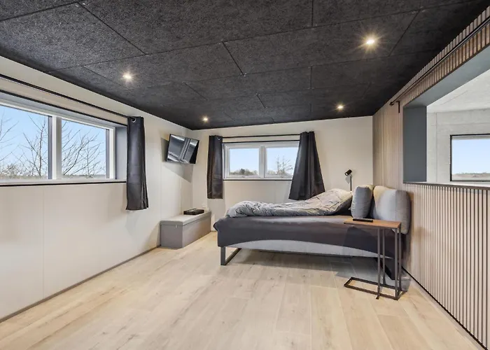 Gorgeous In With Kitchen